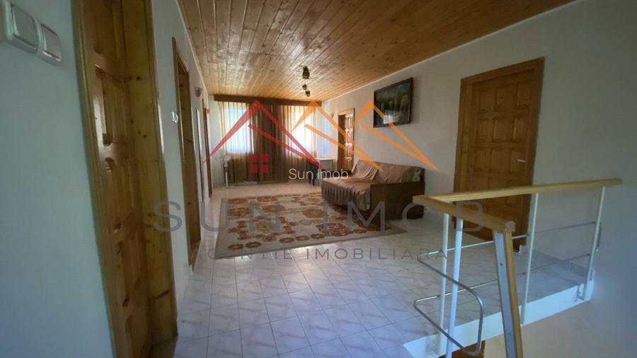 Vila de vanzare, teren 3100 mp, 7 camere, 6 grupuri sanitare, 3 CT, an 1997 - 31