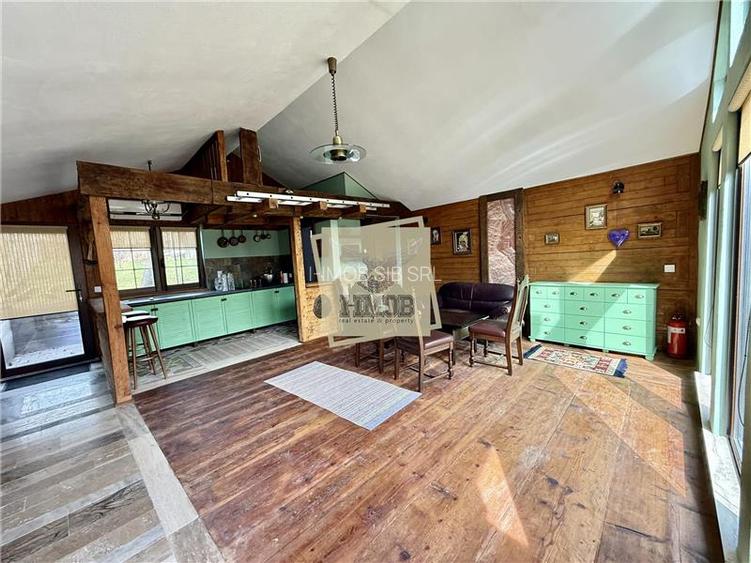 Casa ultracentrala complet renovata 6 camere 3 bai Cisnadioara - 20