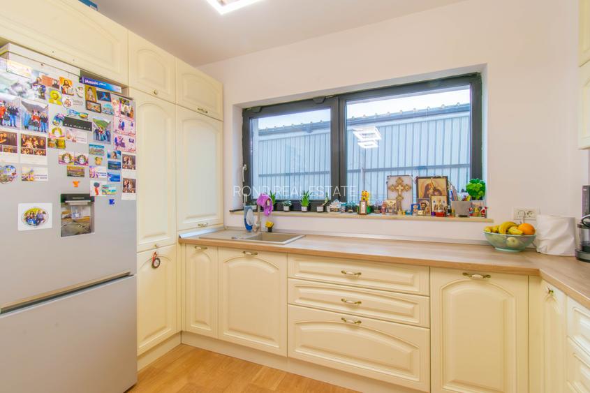 Vilă modernă cu vedere la lac, minicomplex inchis - 21