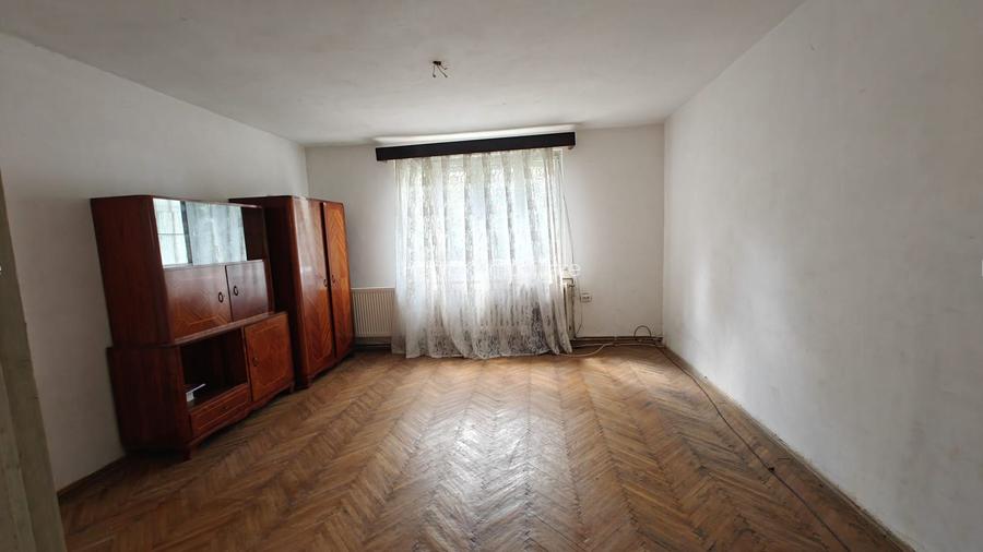 Casa cu teren de 380 mp, front la doua strazi, Gruia - 2