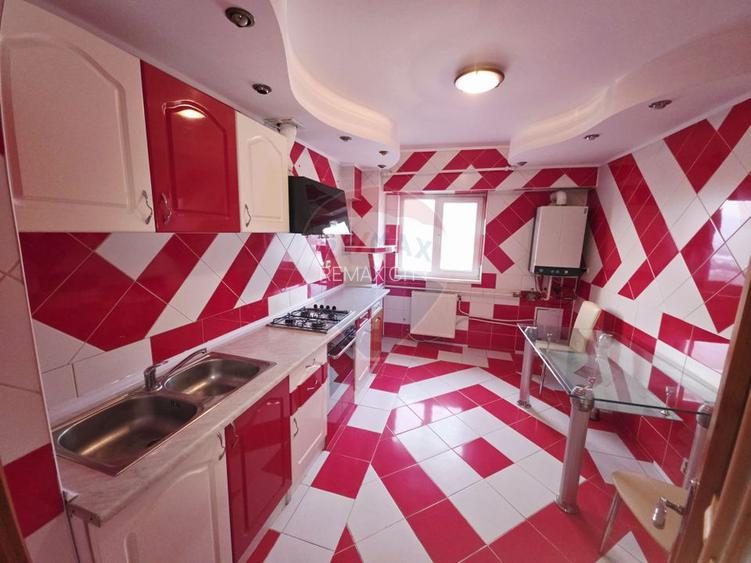 Apartament cu 2 camere de vânzare în zona 1 Mai - 4