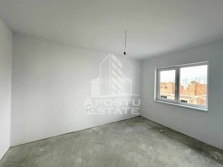 Jumatate de duplex de vanzare cu 5 camere despartit prin garaj - 16