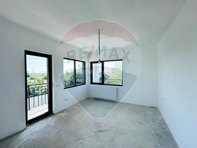 Duplex Elegant P+1E in Crevedia - 14
