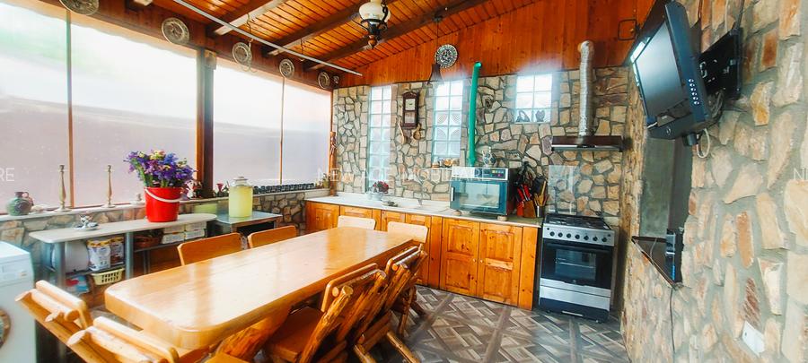 Industriilor-cartier 23 August, P+1, garaj si anexe,teren 389m.p.,comision0%. - 10