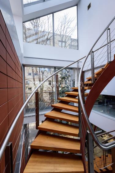 Inchiriere cladire comerciala - Ideal firma IT/Call center/Corporate - 24