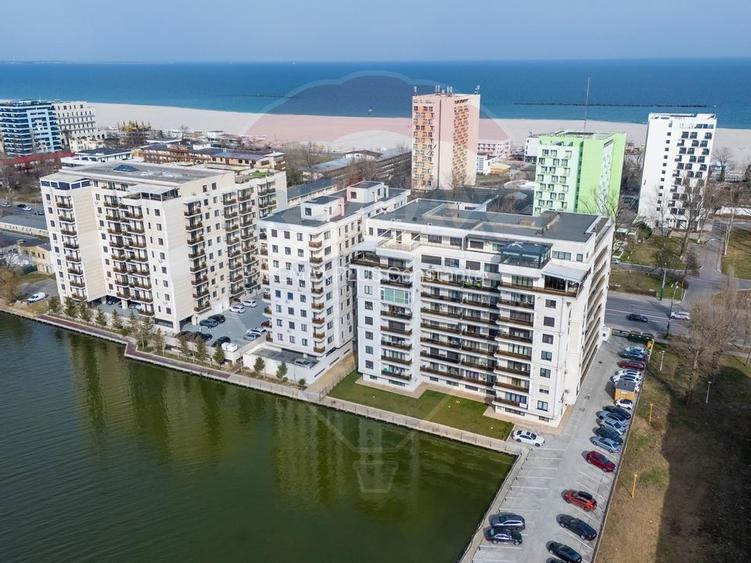Penthouse de vanzare in Mamaia vedere frontala lac si marea Neagra - 15