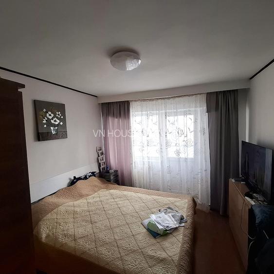 De vanzare apartament cu 4 camere , etaj 2 - 11