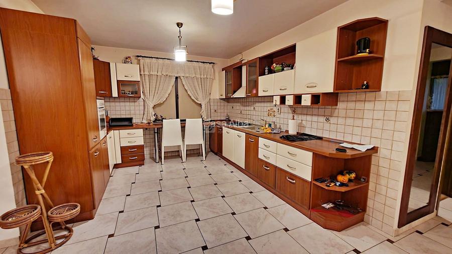 Barnova, casa D+P+E+M, locul perfect pentru inceputuri noi - 8