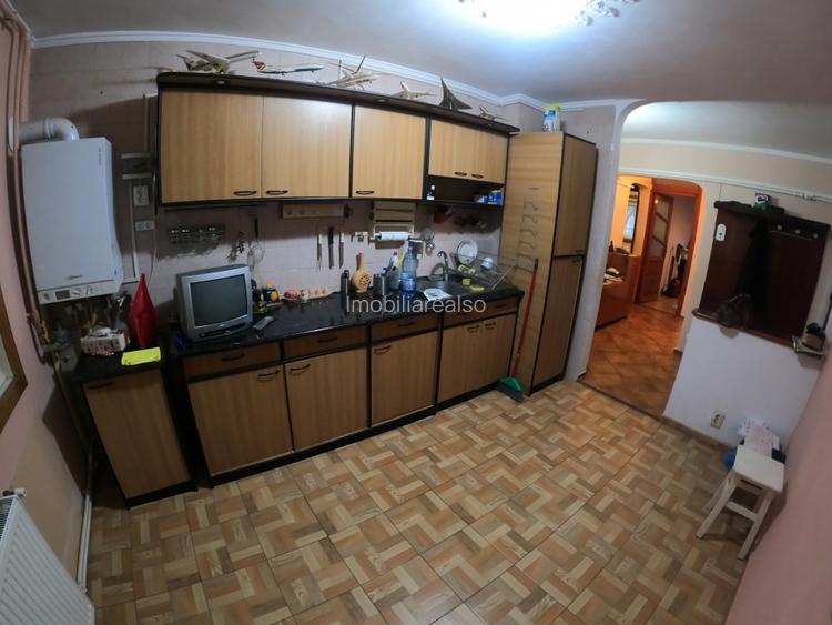 Apartament de 3 camere, 73 mp decomandat la parter inalt - 12