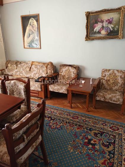 Casa cu etaj, 4 camere, central, acces in curte cu masina - 5