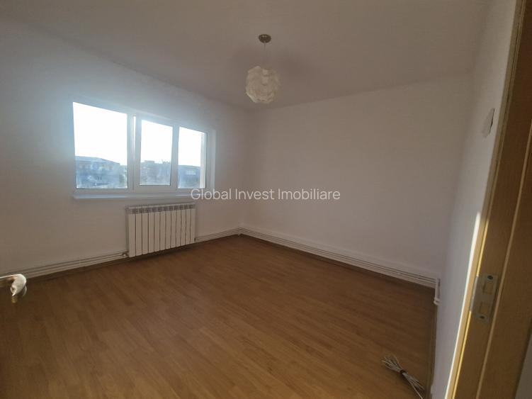 Navodari (Sud)- 2 camere decomandate, centrala gaze, liber -65.000euro - 13