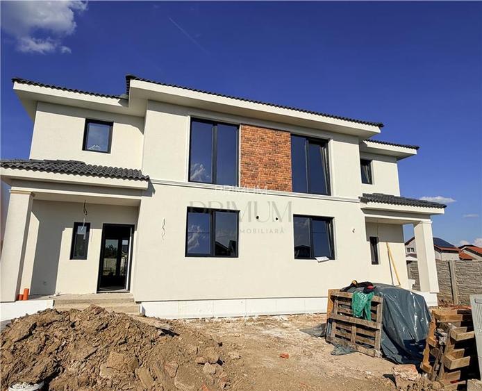 Duplex superb - bucatarie inchisa - teren 375 mp - canalizare - 3