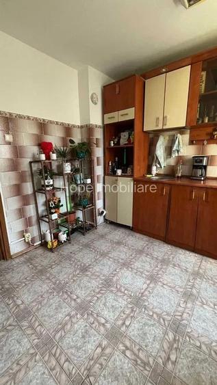 Ozana - 2 camere, decomandat , boxa +loc parcare - 7