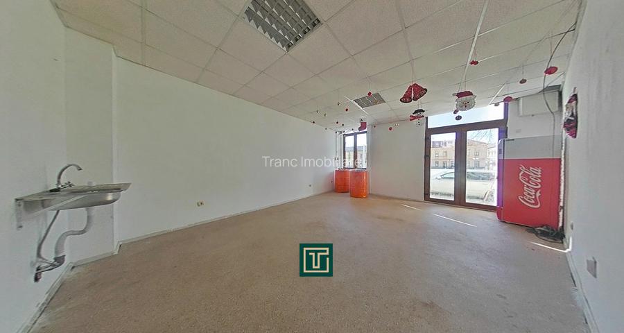 Spațiu comercial de închiriat – Vad excelent în Piața Catedralei, Arad - 2