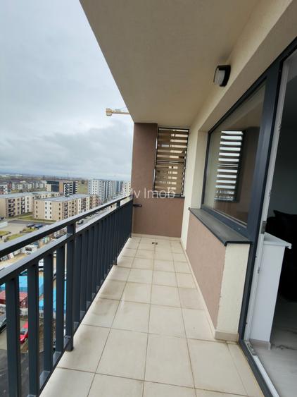 Apartament cu 2 camere de inchiriat in zona Tractorul la et 8/10,loc de parcare - 4