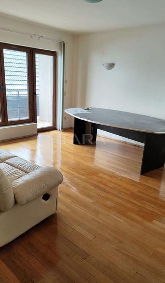 Apartament spațios de 4 camere în Zorilor, zona Sigma