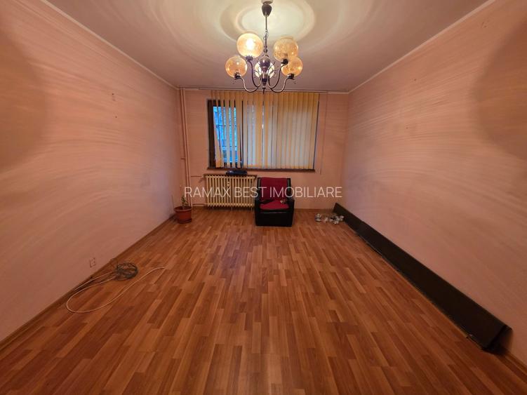 1 Decembrie 1918, 10 minute metrou, Auchan, chiar pe Onisifor Ghibu - 2