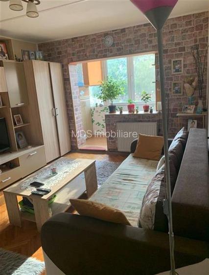 Decomandat, mobilat si utilat cu 2 bai si 2 balcoane la etajul 3 - 2