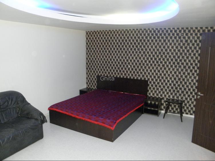 Inchiriez garsoniera decomandata parter zona Rond /Randevous  aproape de gara  - 2