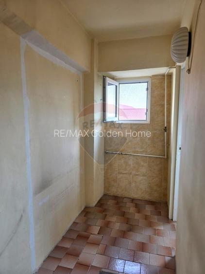 Apartament 3 camere, în zona Pod, Ramnicu Sarat et.4/4 - 4