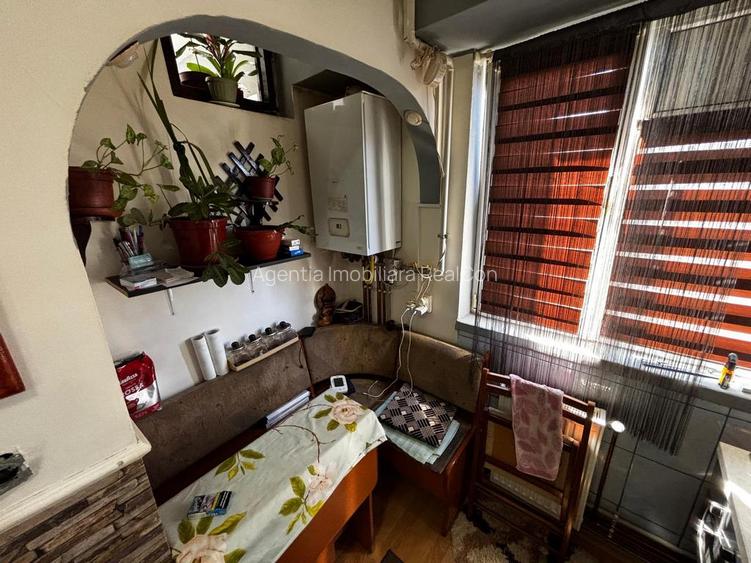 Apartament 2 camere Cartier Ostroveni zona Piata - 10