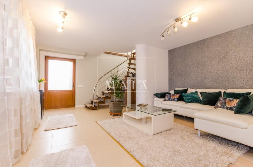 Casa 3 camere, renovata, 2 bai, terasa, Lupeni-10 min de Centru - 3