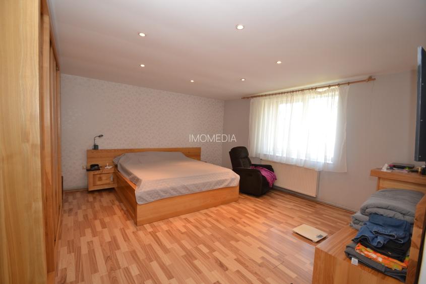 casa cu teren de 5165 mp, in Becicherecu Mic ,la artera principala - 7