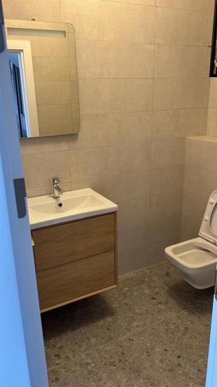 Navodari, 200mp, 4 camere, teren 250mp
