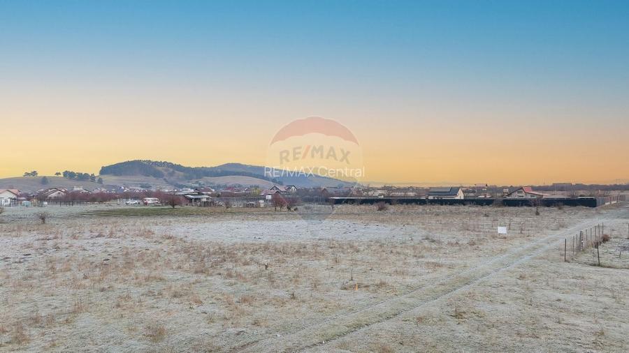 Comision 0 %! Teren 1,952mp Sanpetru, Strada Paraului! - 5