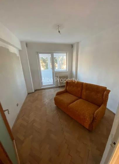 Apartament 3 camere  decomnadat , zona  Cetate - 6