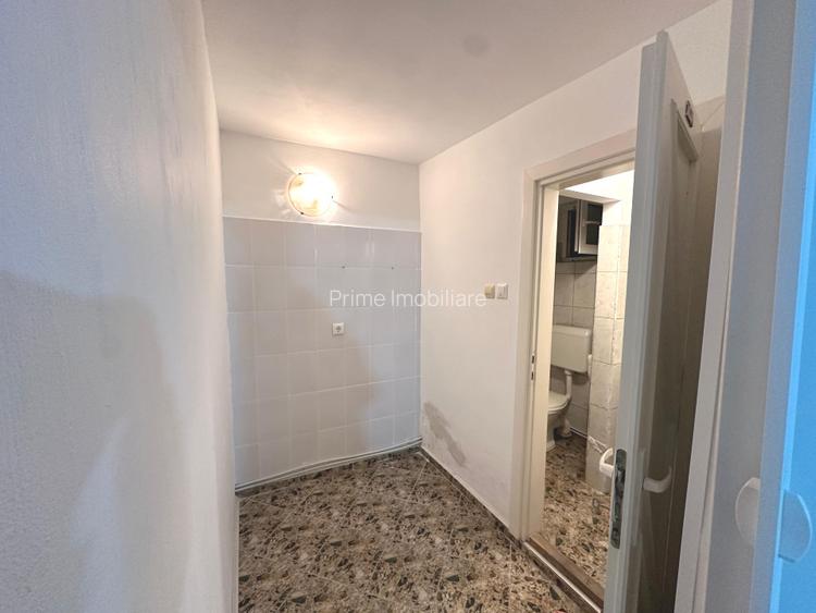 Spațiu comercial de închiriat – Zona Cetate, 35 mp utili. - 2