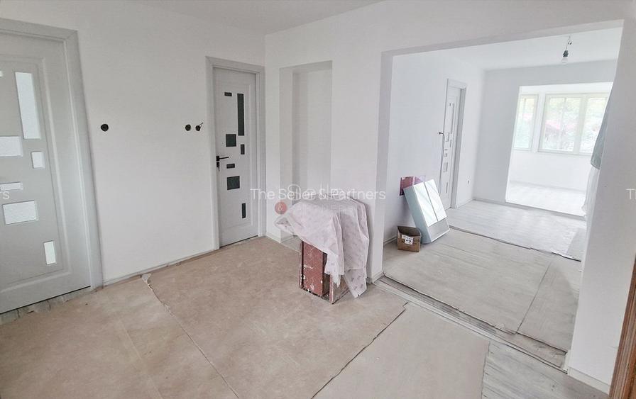 Aproape De Castelul Cantacuzino - 11