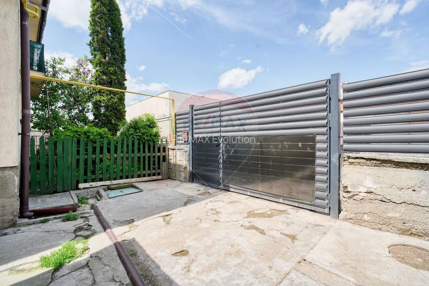 Casă / Vilă cu 6 camere de vânzare în zona Bartolomeu - 42