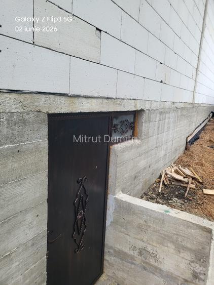Vând casă cu 27000 mp teren,  - 7