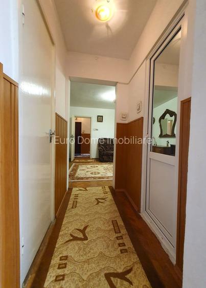 Apartament luminos cu vedere spre biserică, într-un cartier verde și liniștit. - 12