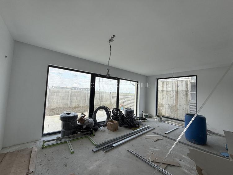 CASA| VILA INDIVIDUALA | LUX| COM 0% | 5 CAM| PROPRIETAR| NOU ! CURTE - 45