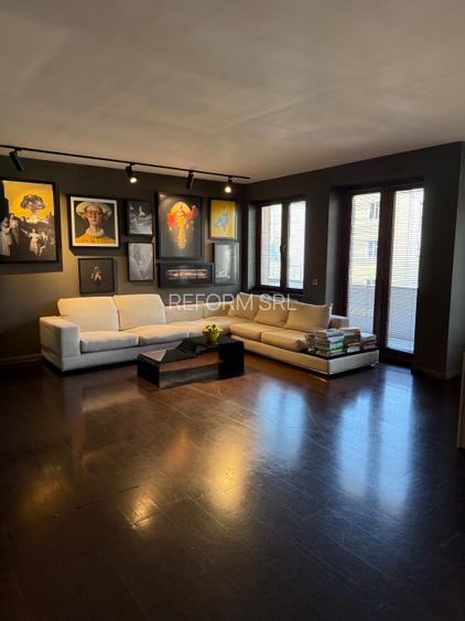 Apartament ultracentral cu 3 camere de vânzare - 2