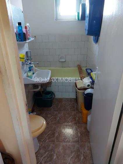Garsonieră 27 mp cu balcon -bloc 3 etaje-mobilată utilată-bloc an 1980 - 6