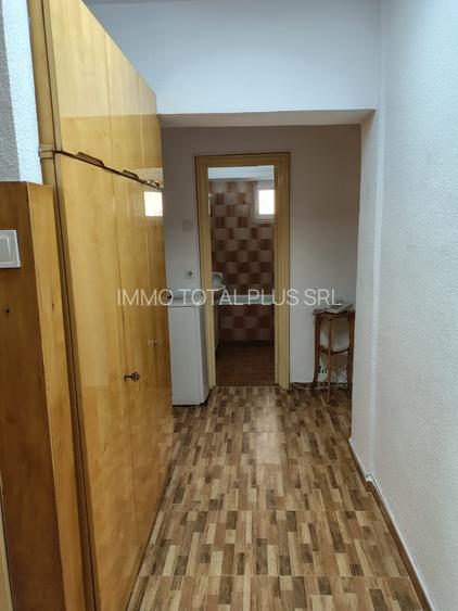 Dacia, B-dul Al. Lapusneanu, stradal - 4