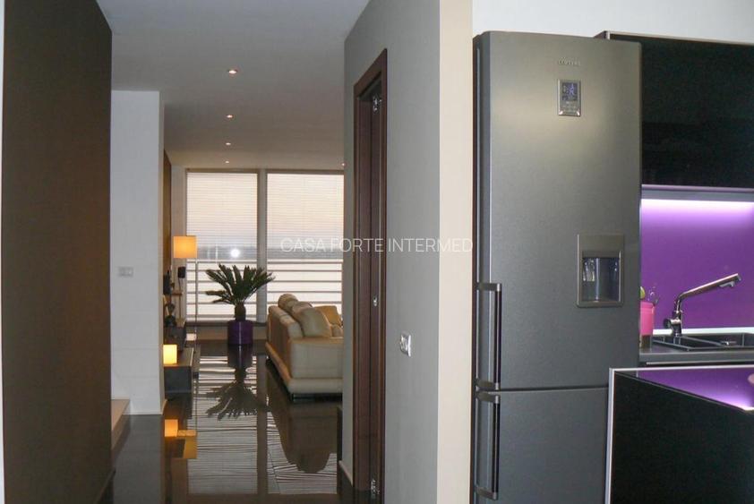 Apartament  Penthouse  Centru Mamaia  345000  euro - 9