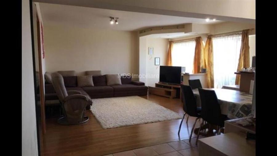 Decomandat cu 2 băi, model mare în bloc pe cadre - 2