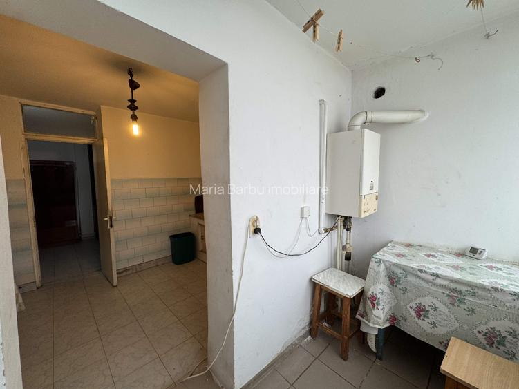 3 cam, 74 mp. decomandat, fara imbunatatiri, et.4, acoperis, Cuza Voda - 5