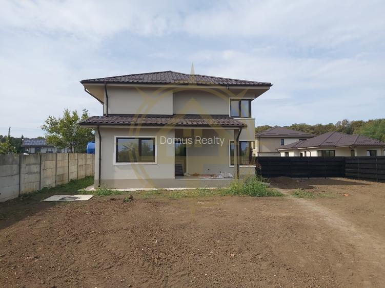 DOM00372 - Vila de vanzare in Corbeanca zona centrala - 2