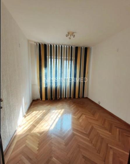 13 Septembrie - Panduri langa spitalul Burghele, parter, nemobilat, 68mp - 2