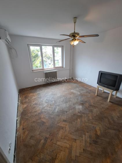 3 camere, intre Gara de Nord si Basarab, B-dul Dinicu Golescu, nr 39 - 3