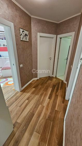 De vanzare apartament 4 camere, Inel 2 - 4