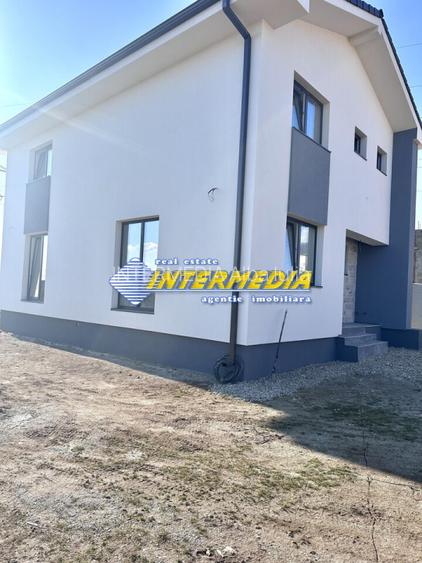 Casa noua in Cetate 4 camere teren 340 mp finisata 90 % - 2
