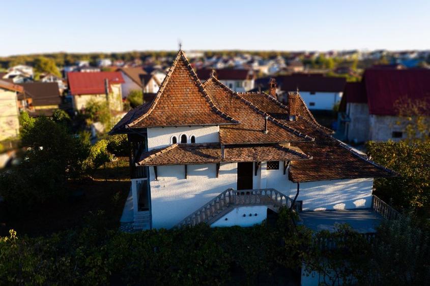 Casa S+P+1E+M,  Gavana 3, Pitesti- idealimob.ro