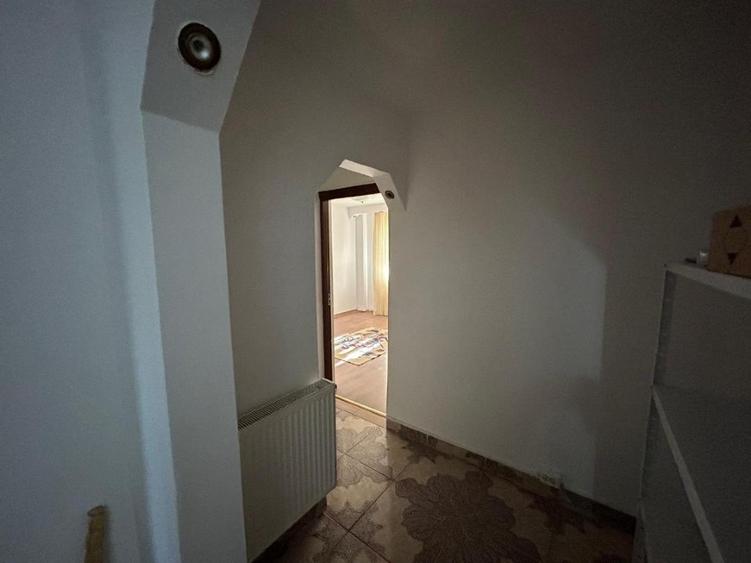 Persoana fizica, inchiriez apartament  2 camere , decomandat 68mp, in Dancu