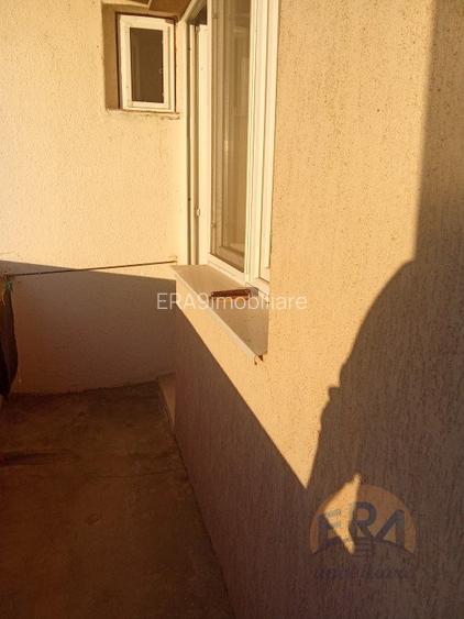 Apartament 4 camere,Bloc reabilitat ,Decebal, Str. Splaiul Crisanei - 14